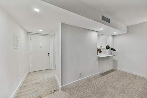 5220 Las Verdes Circle #317, Delray Beach FL - photo 8 of 50