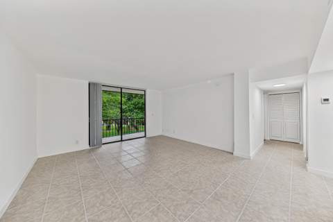 5220 Las Verdes Circle #317, Delray Beach FL - photo 12 of 50