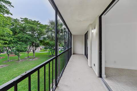 5220 Las Verdes Circle #317, Delray Beach FL - photo 17 of 50