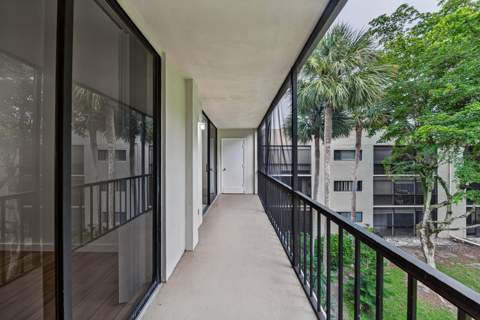 5220 Las Verdes Circle #317, Delray Beach FL - photo 20 of 50