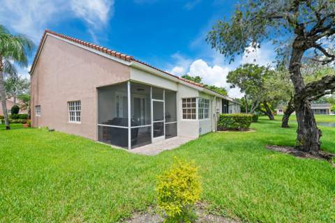 8211 NW 70th Street, Tamarac FL - photo 6 of 36