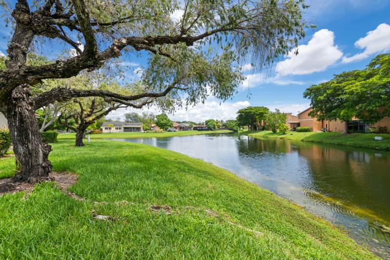 3 bedroom Townhouse at 8211 NW 70th Street, Walden Pond at Woodmont, Tamarac — photo 4