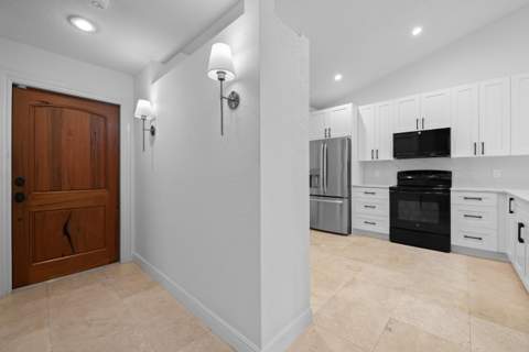 8211 NW 70th Street, Tamarac FL - photo 10 of 36