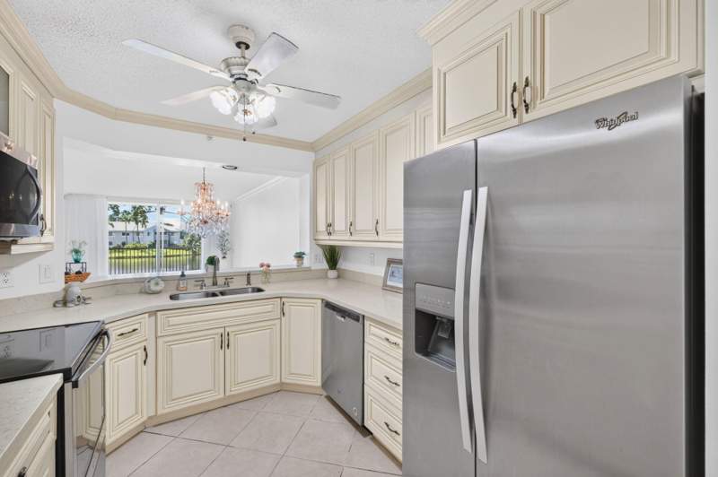 2 bedroom Condominium at 9551 Weldon Circle #E212, Weldon Condominium E, Tamarac — photo 4