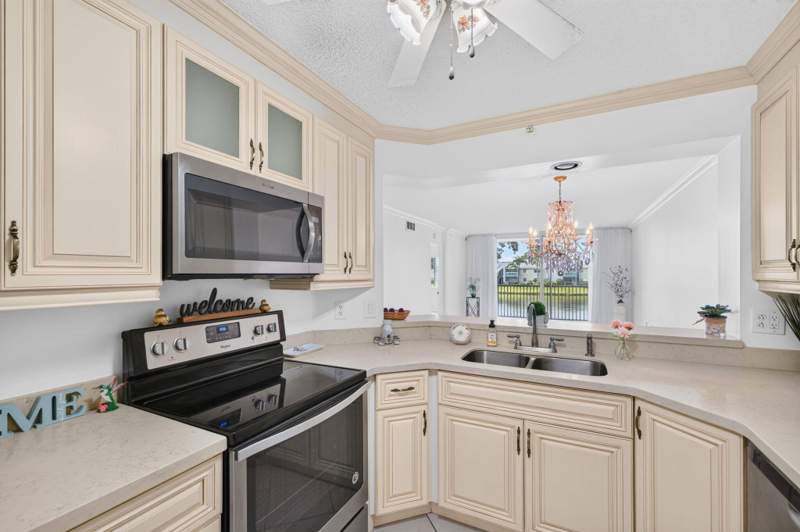2 bedroom Condominium at 9551 Weldon Circle #E212, Weldon Condominium E, Tamarac — photo 2