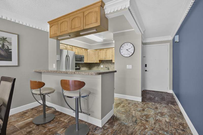 2 bedroom Condominium at 1206 S Lake Drive #504, James Place Condo, Lantana — photo 4