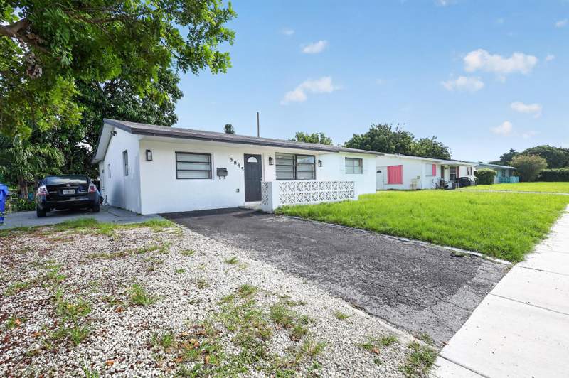 3 bedroom Single Family Residence at 5845 Arthur Street, Delcrest Park, Hollywood — photo 2