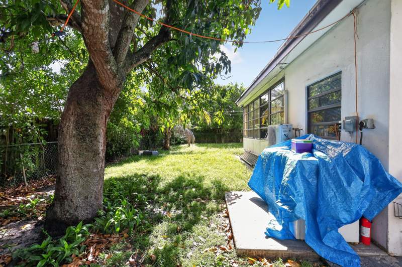 3 bedroom Single Family Residence at 5845 Arthur Street, Delcrest Park, Hollywood — photo 4