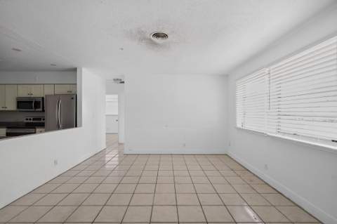 5845 Arthur Street, Hollywood FL - photo 11 of 31