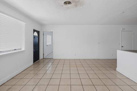 5845 Arthur Street, Hollywood FL - photo 12 of 31