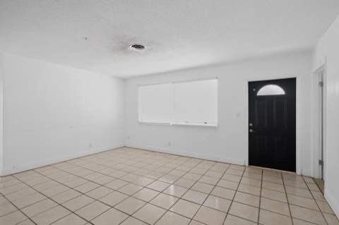 5845 Arthur Street, Hollywood FL - photo 13 of 31