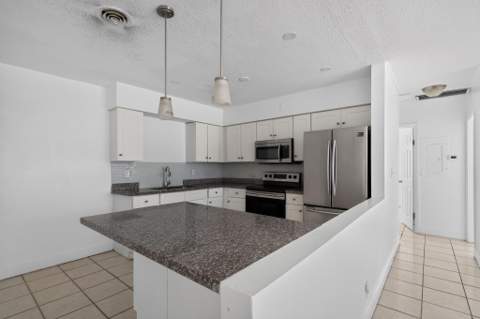 5845 Arthur Street, Hollywood FL - photo 16 of 31