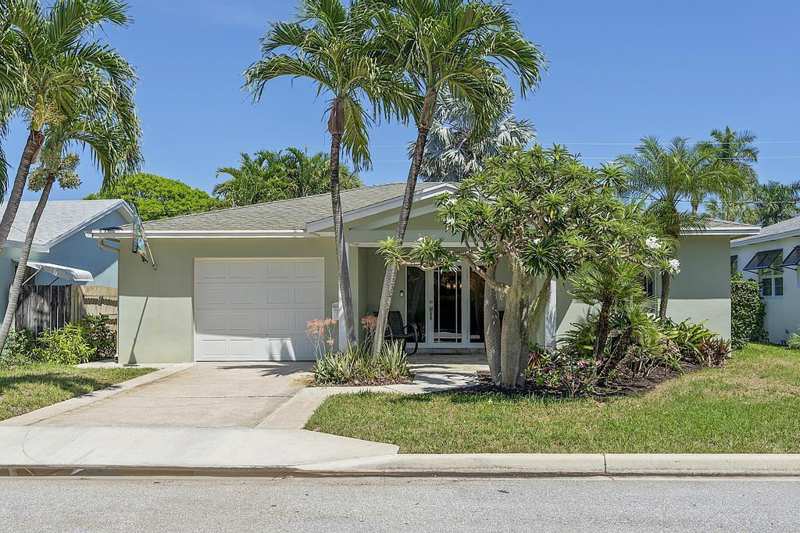 3 bedroom Single Family Residence at 1106 N Lakeside Drive, Lake Worth Town Of, Lake Worth Beach — photo 1
