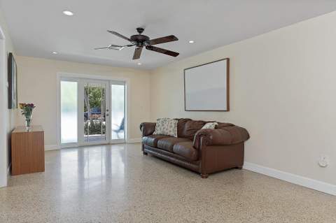 1106 N Lakeside Drive, Lake Worth Beach FL - photo 8 of 48