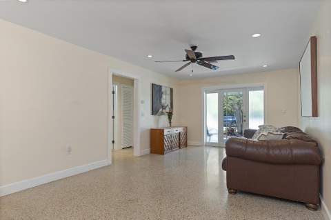1106 N Lakeside Drive, Lake Worth Beach FL - photo 9 of 48