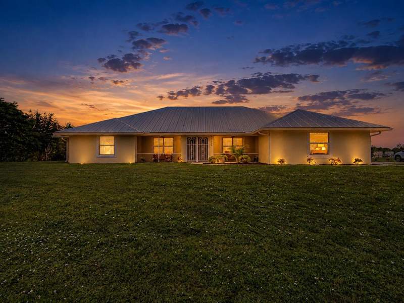 4 bedroom Single Family Residence at 10650 Carlton Road, Metes And Bounds, Port St. Lucie — photo 5