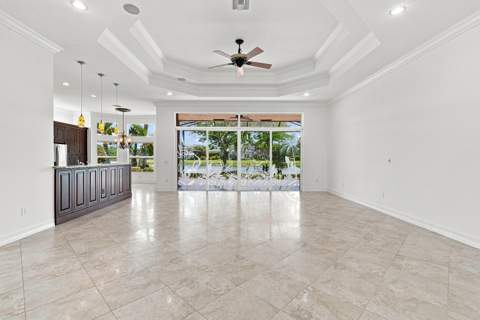 10684 Whitewind Circle, Boynton Beach FL - photo 10 of 86