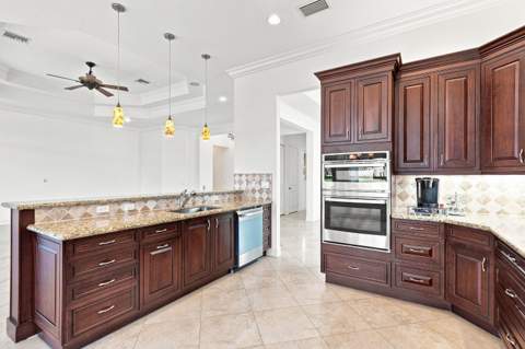 10684 Whitewind Circle, Boynton Beach FL - photo 18 of 86