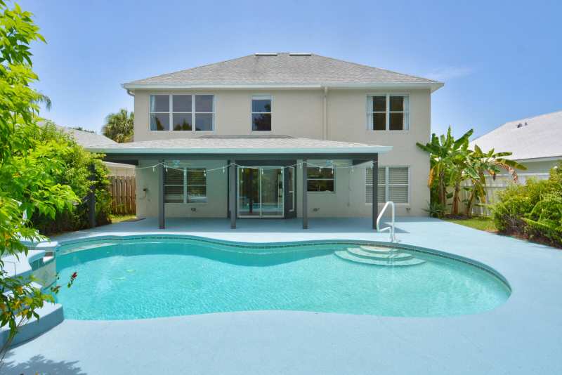 4 bedroom Single Family Residence at 900 NW Waterlily Place, Pineapple Plantation, Jensen Beach — photo 1