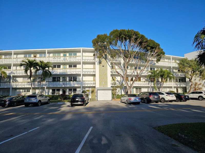 2 bedroom Condominium at 4015 Lyndhurst I, Lyndhurst I Condo, Deerfield Beach — photo 1