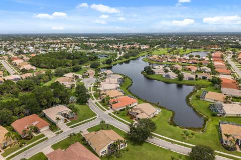 412 NW Aqua Vista Lane, Port St. Lucie FL - photo 12 of 76