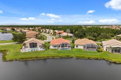 412 NW Aqua Vista Lane, Port St. Lucie FL - photo 16 of 76