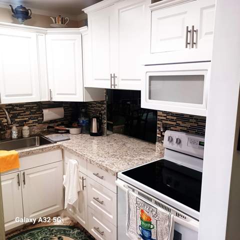 155 Lake Meryl Drive, West Palm Beach FL - photo 8 of 19