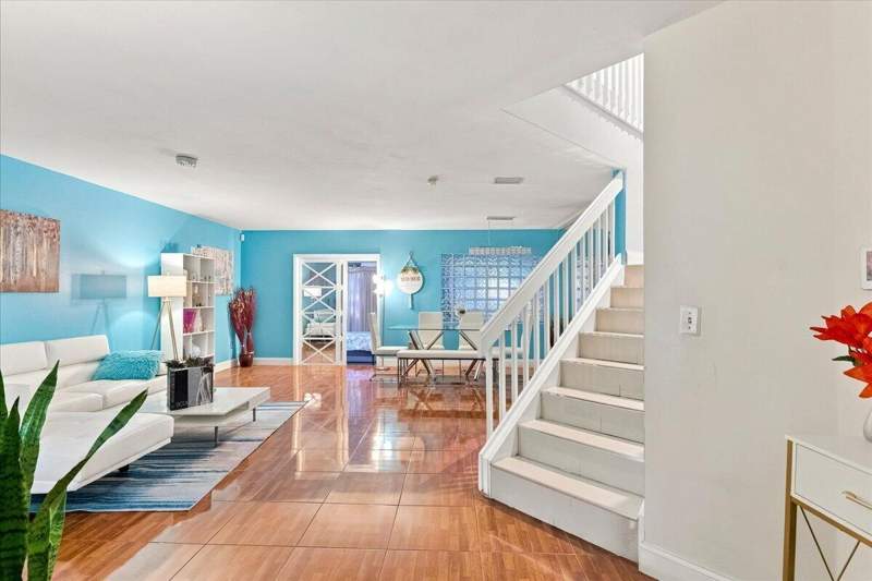 4 bedroom Single Family Residence at 1430 SW 88th Way, Cinnamon Place IV, Pembroke Pines — photo 3