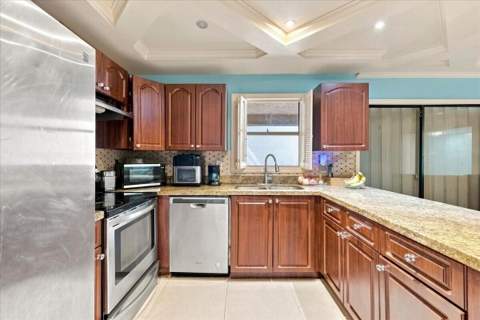 1430 SW 88th Way, Pembroke Pines FL - photo 11 of 35
