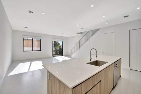 4208 NE 7th Terrace, Oakland Park FL - photo 12 of 33