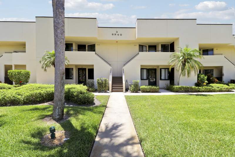 2 bedroom Condominium at 6940 SE Constitution Boulevard #3-203, WILLIAMSBURG AT HERITAGE RIDGE CONDO, Hobe Sound — photo 1