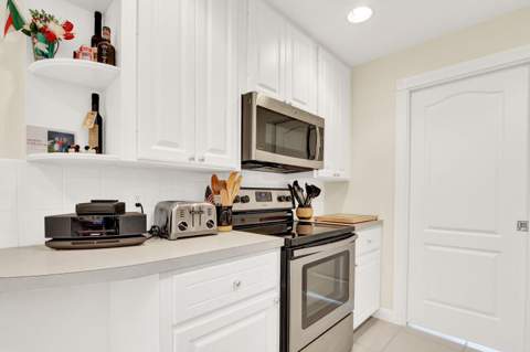 131 Radcliffe Court, Jupiter FL - photo 12 of 28