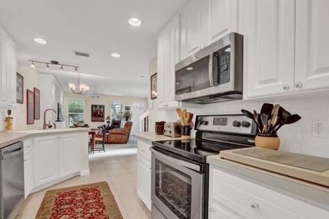 131 Radcliffe Court, Jupiter FL - photo 13 of 28
