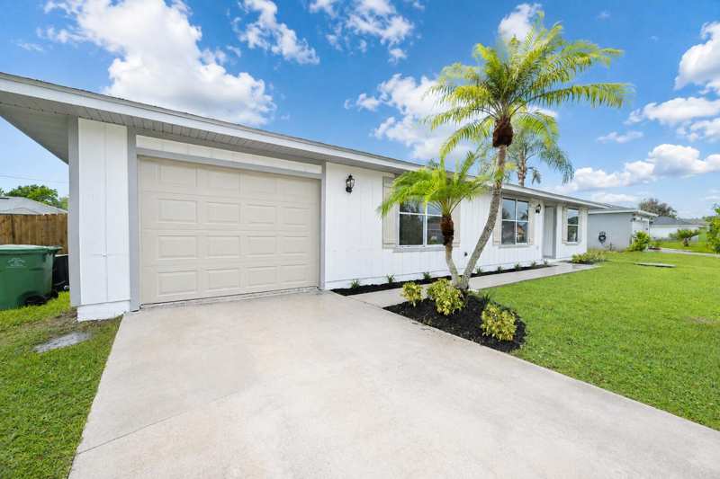 3 bedroom Single Family Residence at 2068 SW Morelia Lane, Port St Lucie Sec 09, Port St. Lucie — photo 1