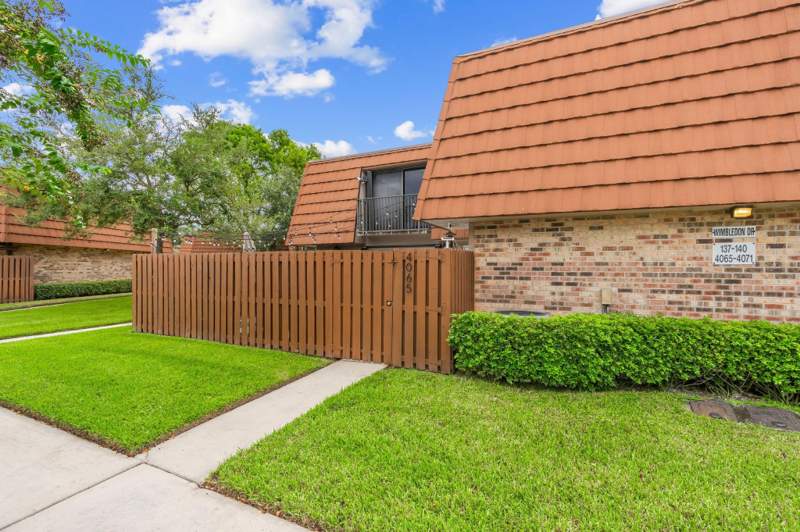 2 bedroom Townhouse at 4065 Wimbledon Drive, Rock Creek Phase Two, Cooper City — photo 2