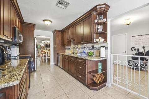11901 Donlin Drive, Wellington FL - photo 7 of 36