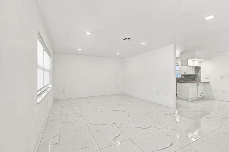 3 bedroom Single Family Residence at 1935 Cypress Avenue, Surfside Unit 1 Subdivision, Fort Pierce — photo 3