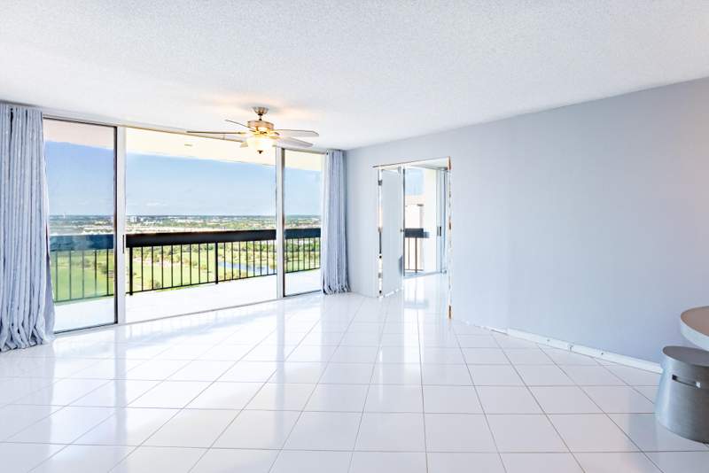 2 bedroom Condominium at 2400 Presidential Way #Ph6, Lands Of The President Condo 3, West Palm Beach — photo 4
