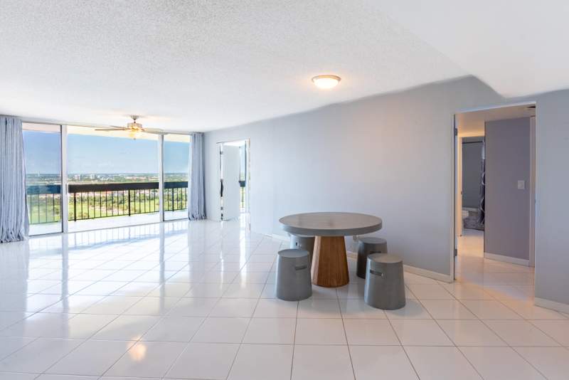 2 bedroom Condominium at 2400 Presidential Way #Ph6, Lands Of The President Condo 3, West Palm Beach — photo 5