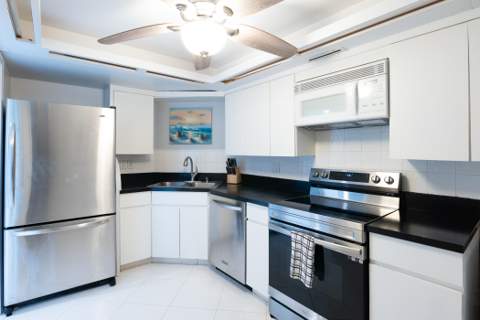 2400 Presidential Way #Ph6, West Palm Beach FL - photo 14 of 37