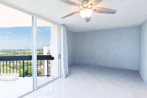 2400 Presidential Way #Ph6, West Palm Beach FL - photo 24 of 37