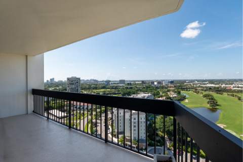 2400 Presidential Way #Ph6, West Palm Beach FL - photo 10 of 37