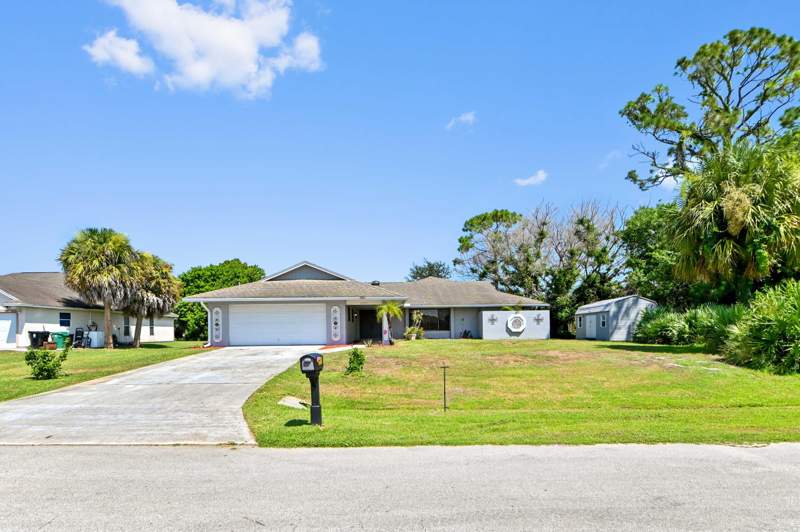 3 bedroom Single Family Residence at 2525 SW Grotto Circle, Port St Lucie, Port St. Lucie — photo 4