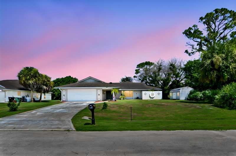 3 bedroom Single Family Residence at 2525 SW Grotto Circle, Port St Lucie, Port St. Lucie — photo 1
