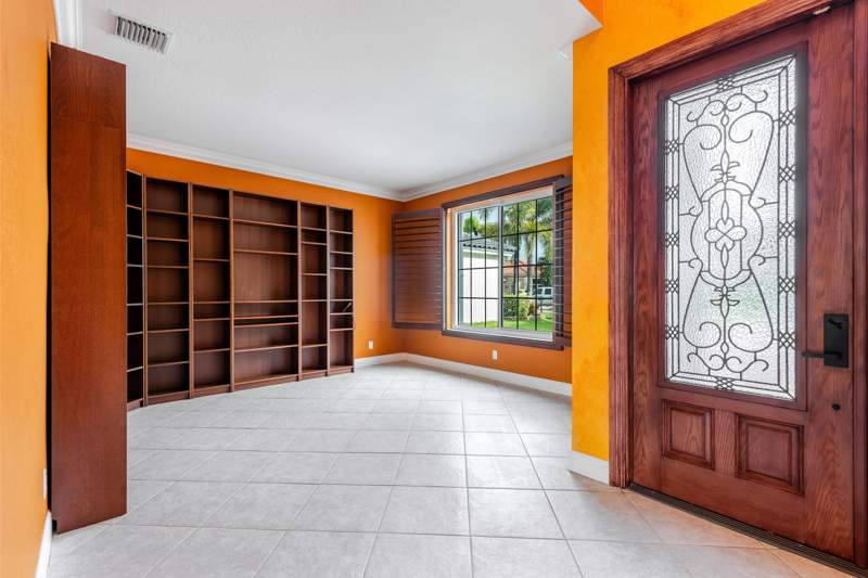 5 bedroom Single Family Residence at 112 Isola Circle, Bella Terra Pud 1, Royal Palm Beach — photo 2