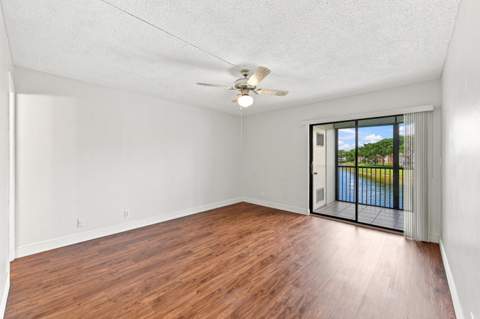 7432 Ashmont Circle #208, Tamarac FL - photo 15 of 46