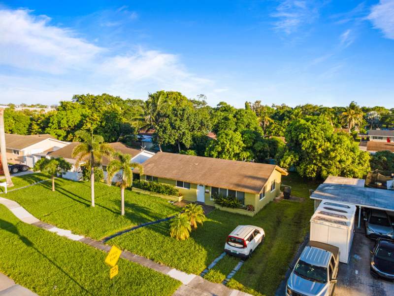 3 bedroom Single Family Residence at 4786 Pine Cone Lane, Knotty Pine Acres, West Palm Beach — photo 2