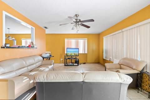 4786 Pine Cone Lane, West Palm Beach FL - photo 6 of 57