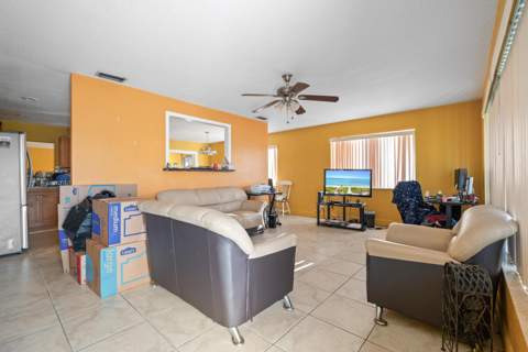4786 Pine Cone Lane, West Palm Beach FL - photo 8 of 57