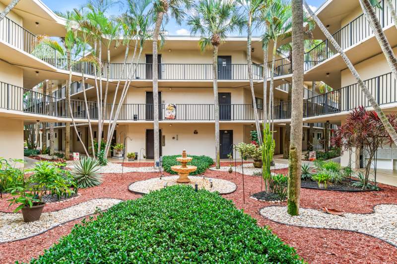 1 bedroom Condominium at 5370 Las Verdes Circle #209, Cypress Condo, Delray Beach — photo 5